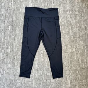 Zyia Capri Black Leggings with side pockets